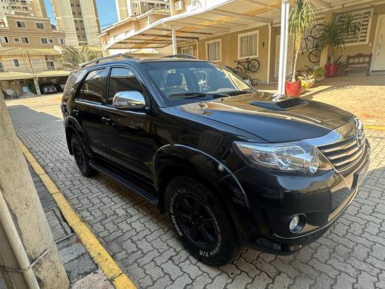 TOYOTA HILUX SW4 3.0 SRV 4X4 16V TURBO INTERCOOLER DIESEL 4P AUTOMÁTICO